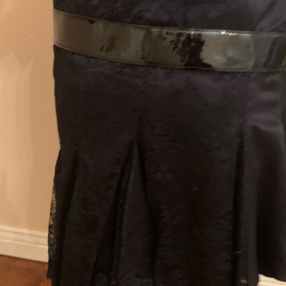 Lace with patent leather detailing skirt - Picture 3 of 4